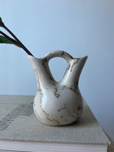 Load image into Gallery viewer, Horse Hair Double Spout Vessel
