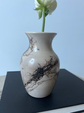 Load image into Gallery viewer, Horse Hair Vase
